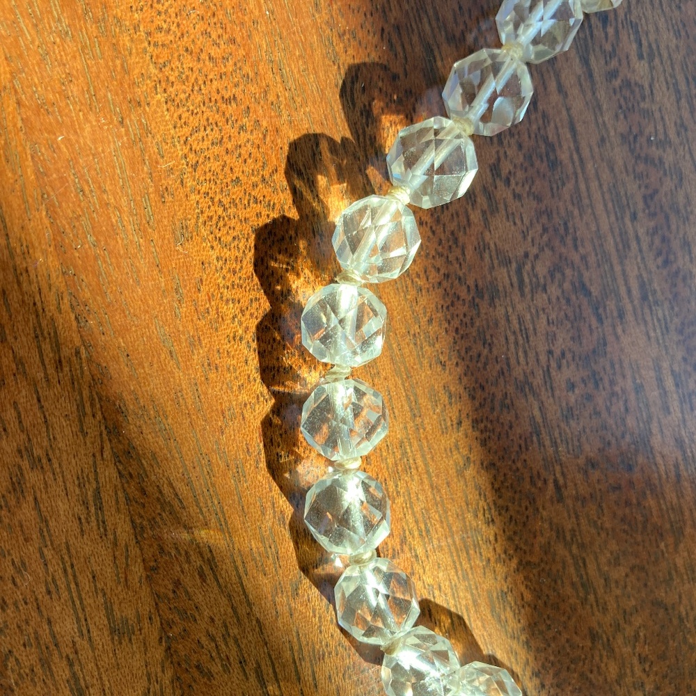 Knotted Chrystal necklace